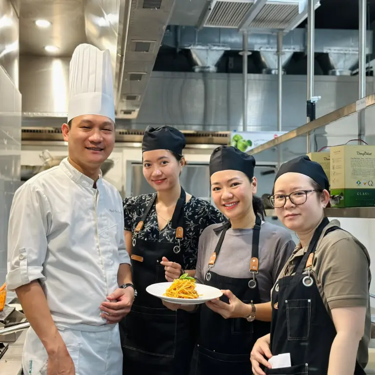 TRUYỀN NGHỀ TỪ TRÁI TIM NÂNG TẦM NGÀNH DU LỊCH VIỆT