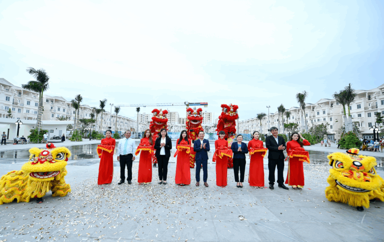 RA MẮT QUẢNG TRƯỜNG NHẠC NƯỚC HÒA BÌNH MỚI NHẤT TẠI TP.HCM