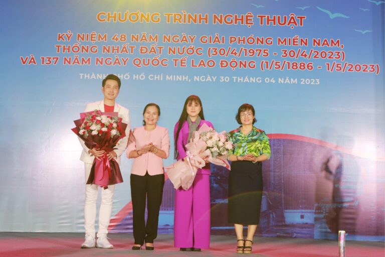 HÀO HÙNG, XÚC ĐỘNG CHƯƠNG TRÌNH CHÀO MỪNG LỄ 30/4 VÀ 1/5 TẠI QUẢNG TRƯỜNG HÒA BÌNH – KDC CITYLAND PARK HILLS